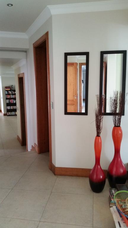 Bed and Breakfast 6 On Acacia Johannesburgo Exterior foto