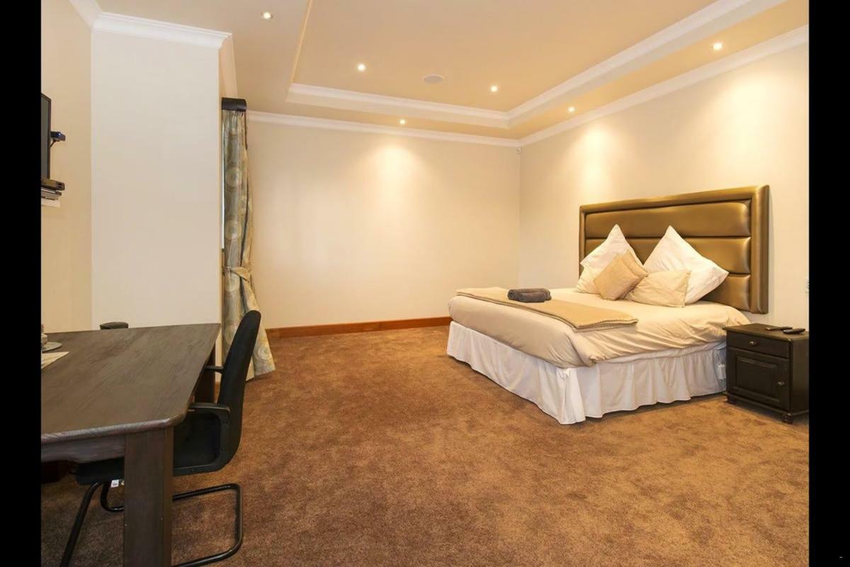 Bed and Breakfast 6 On Acacia Johannesburgo Exterior foto