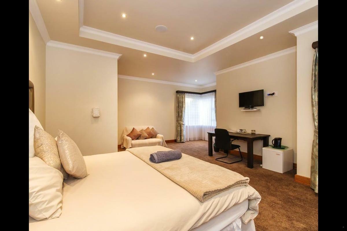 Bed and Breakfast 6 On Acacia Johannesburgo Exterior foto