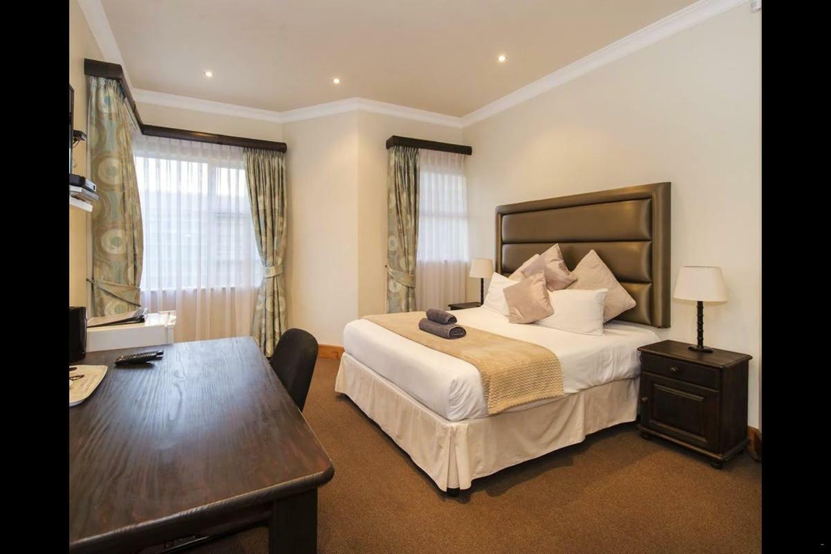 Bed and Breakfast 6 On Acacia Johannesburgo Exterior foto